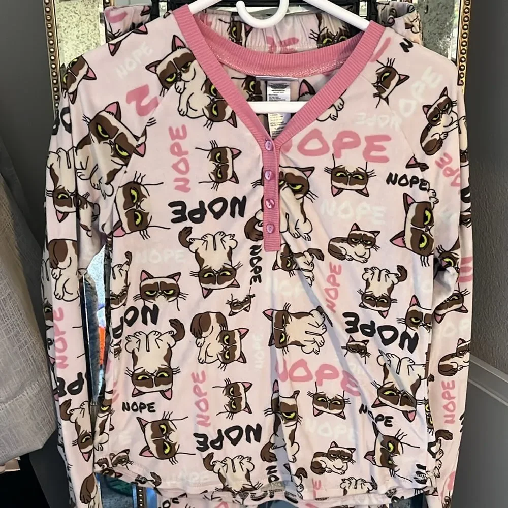 Girls Grumpy Cat pajamas size small 4-6